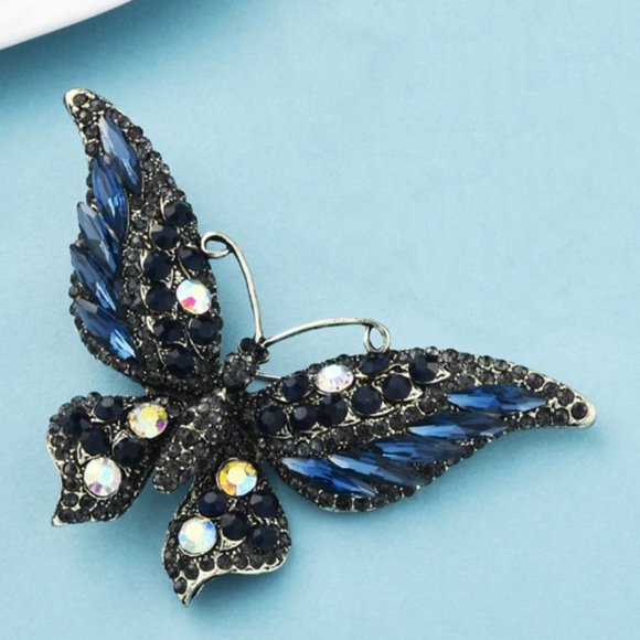 Gorgeous Large Crystal Rhinestone Butterfly Brooch / Necklace Pendant - Picture 3 of 9